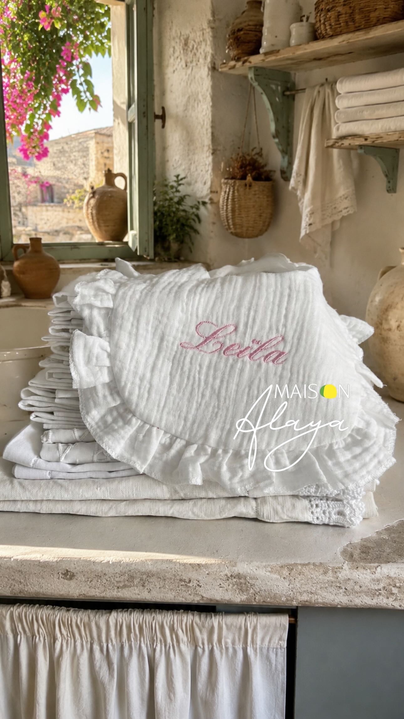 Bavoir broderie prénom gaze coton